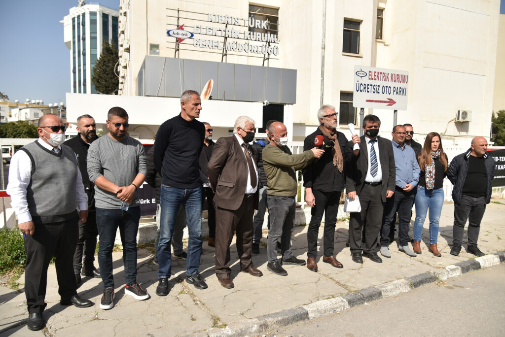 “Her borcu olan kurumu özelleştireceklerse, en çok borcu olan Maliye Bakanlığı’nı özelleştirsinler”