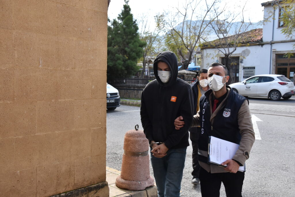 Hırsızlık soruşturmasında evinden uyuşturucu çıktı!