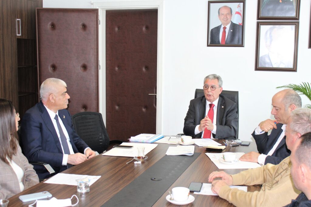 Evren: “Özel sektör güçlendikçe memleket kalkınacak”