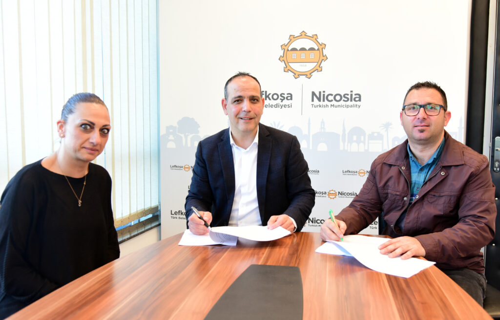 Lefkoşa’da hamam böceklerine karşı ilaçlama yapılıyor