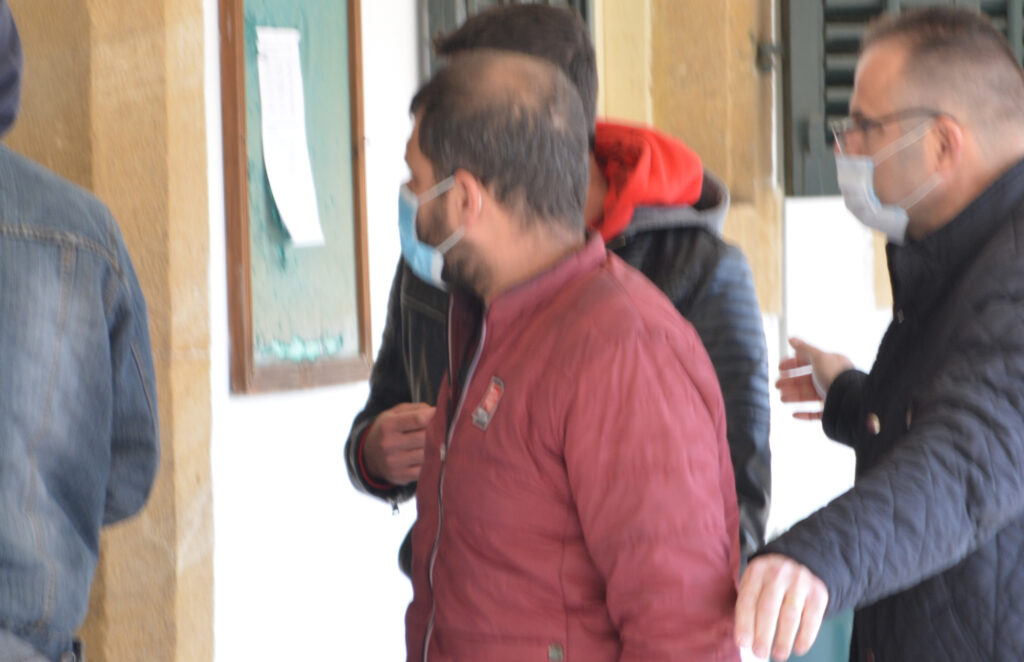 Ülkeye kaçak yoldan girdiler