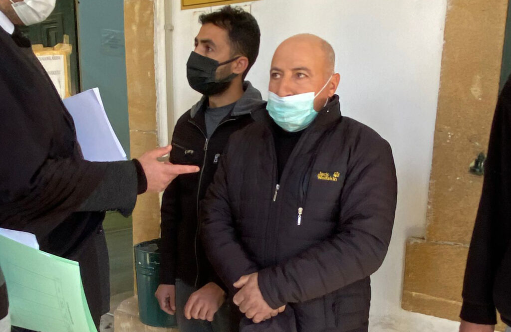 Sahte kimlikle Güney’e geçmek isterken, cezaevine gittiler