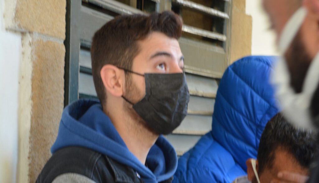 Sahte maliye makbuzu ile para temini