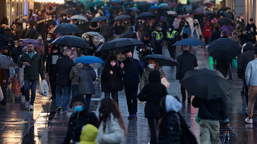 İspanya bundan böyle Kovid-19’a grip muamelesi yapacak