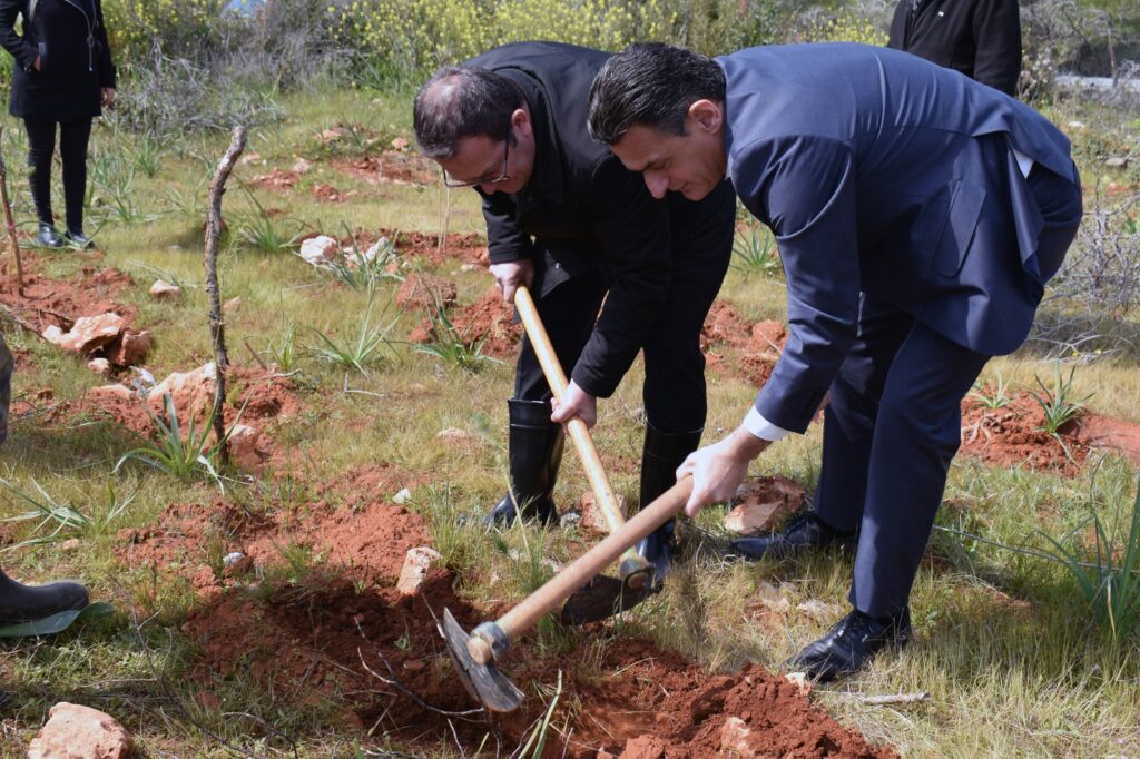 Tepebaşı-Kalkanlı arasında ağaç dikim etkinliği düzenlendi