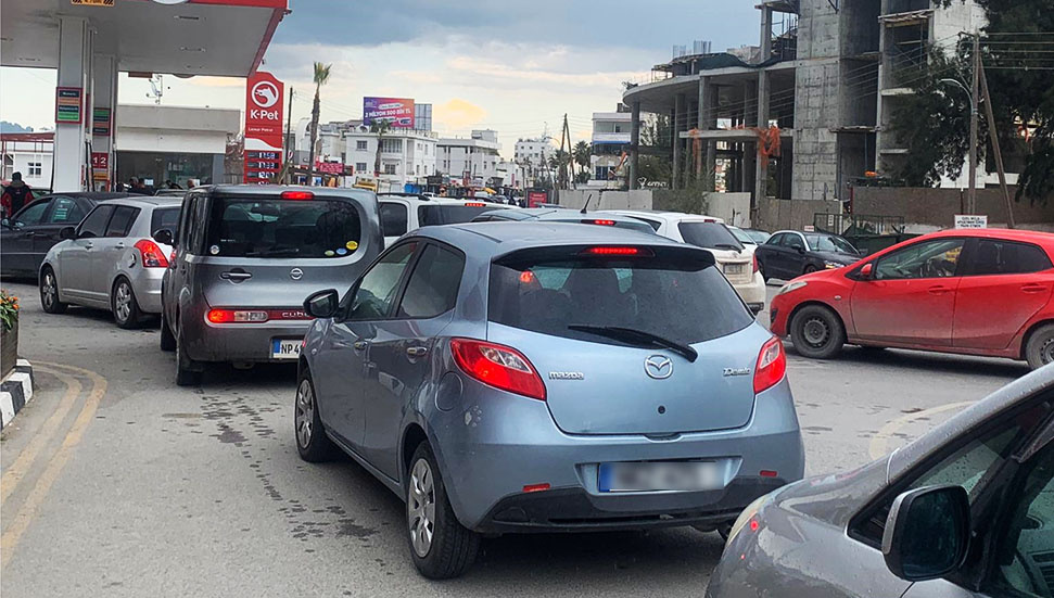 17.00’de kapatma kararı alındı, vatandaş istasyonlara akın etti