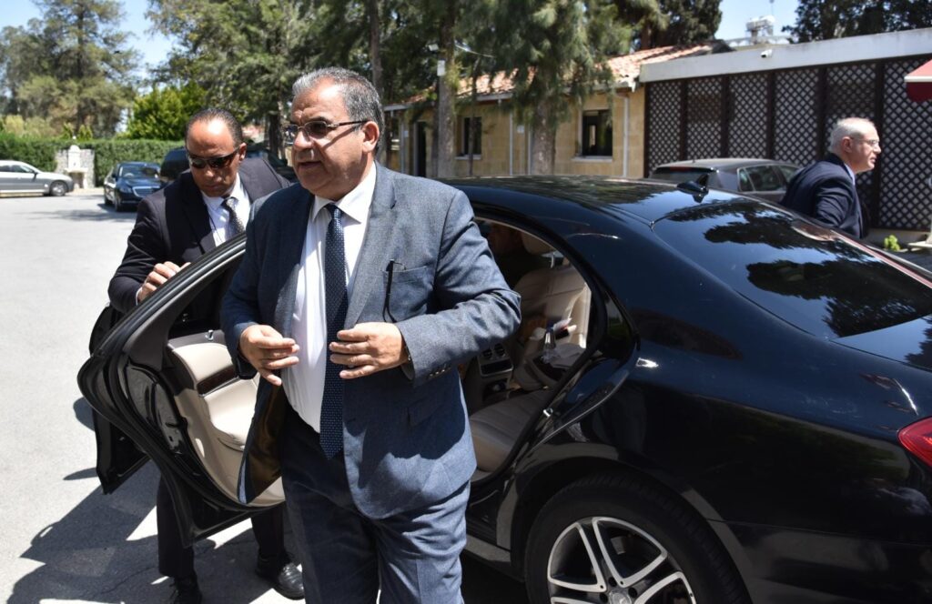 Tatar-Sucuoğlu görüşmesi başladı