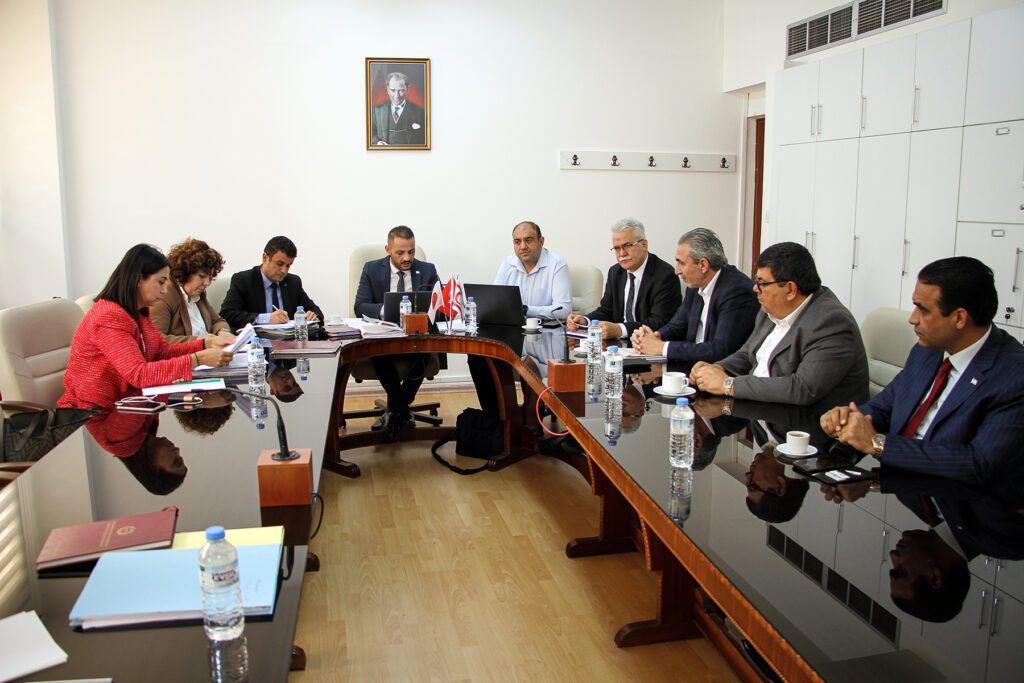 “Amacımız, tüm kesimlerin fikirlerini alıp, bilimsel temelde bir rapor hazırlamak”