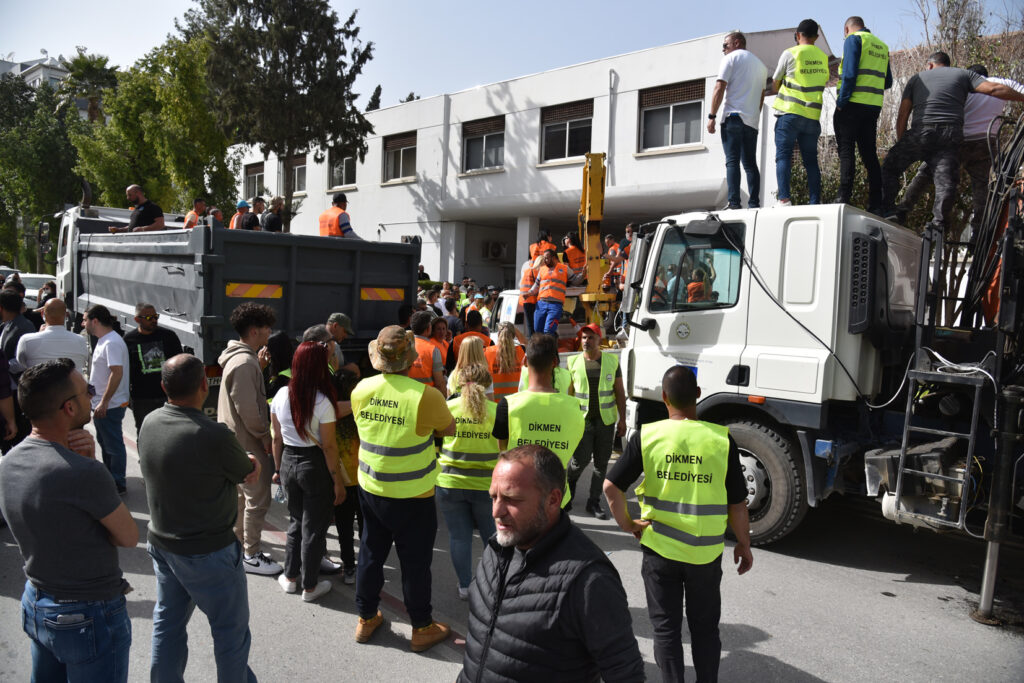 Meclis önünde eylemler devam ediyor