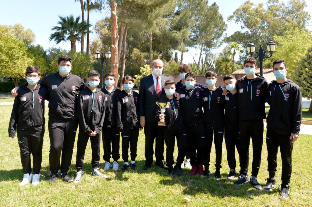 “Başarılı bir öğrencinin hem dersini, hem sporunu dengeleyebilmesi, başarısının sırrıdır”