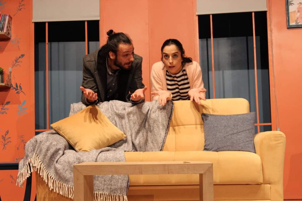 “Bavul” iki vakıf yararına sahnelenecek