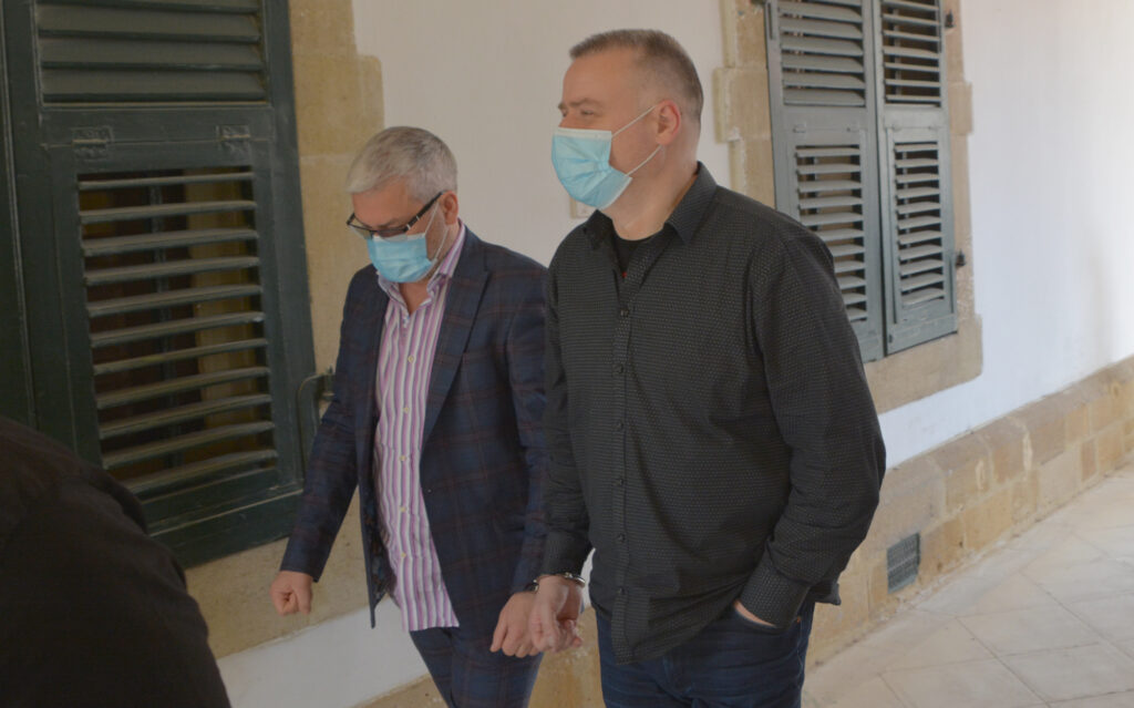 Kumarhaneyi dolandırmaya çalıştılar