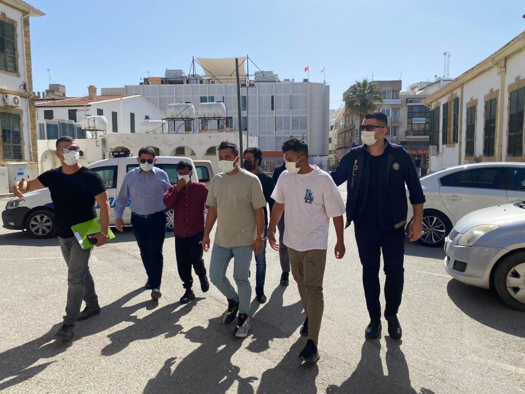 İnsan kaçakçılığı zanlıları 3 gün daha tutuklu