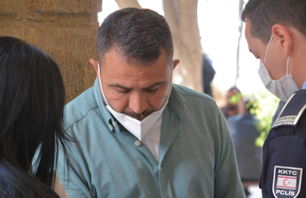 Sahte pasaportla çıkış yapmaya çalıştı, cezaevine gönderildi