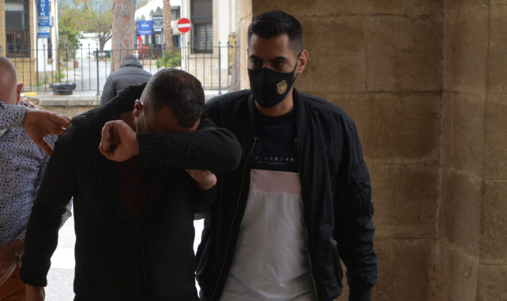 WhatsApp üzerinden cinsel içerikli görüntü paylaştı!