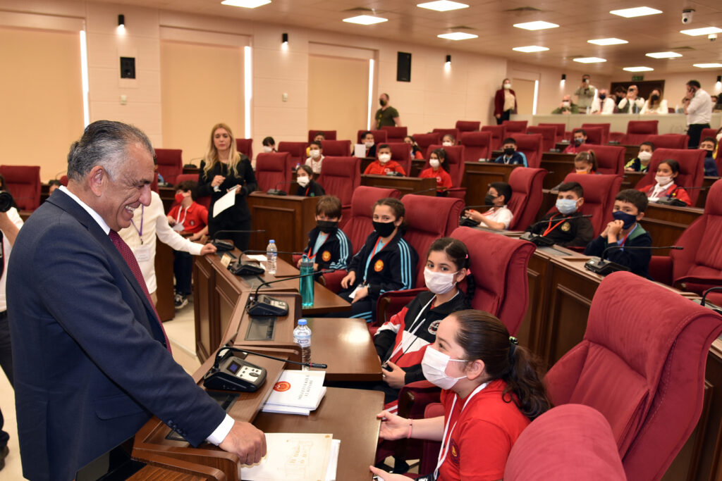 Milletvekili koltukları bu kez çocuklarındı