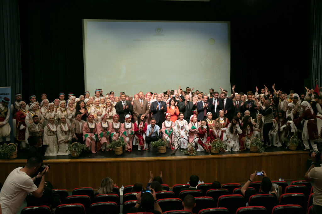 “Bu topraklarda varlığımızı sürdürebilmek için kültürümüzü, örf ve adetlerimizi en iyi şekilde gençlerimize aktarmalıyız”