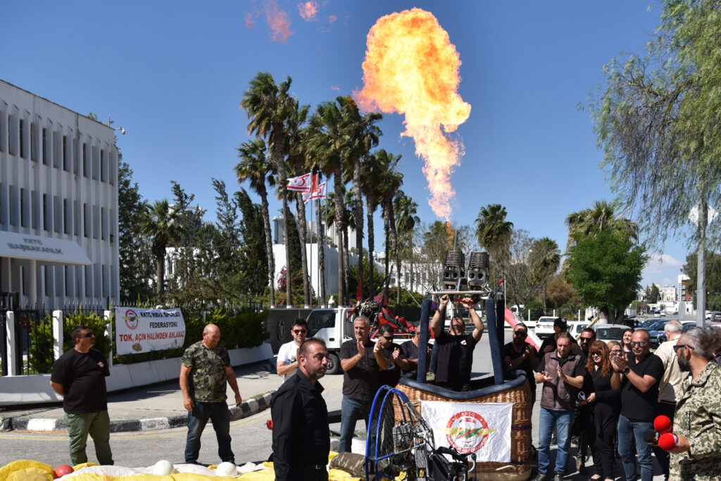 Hava Sporları Federasyonu çalışanları: “Buradayız, kararlıyız”