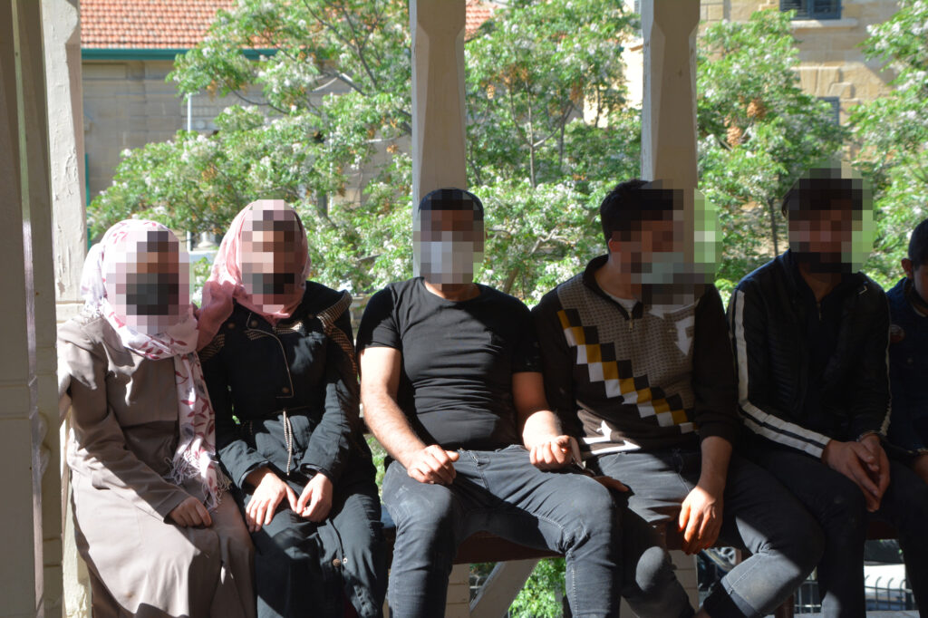 Zümrütköy’de yakalanan 13 mülteci mahkemeye çıkarıldı