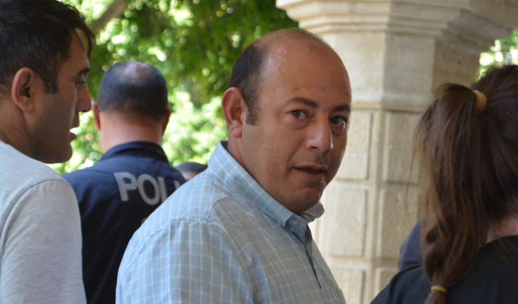 KKTC’deki mallarını satma vaadiyle Güney Kıbrıslı 5 kişiyi dolandırdı