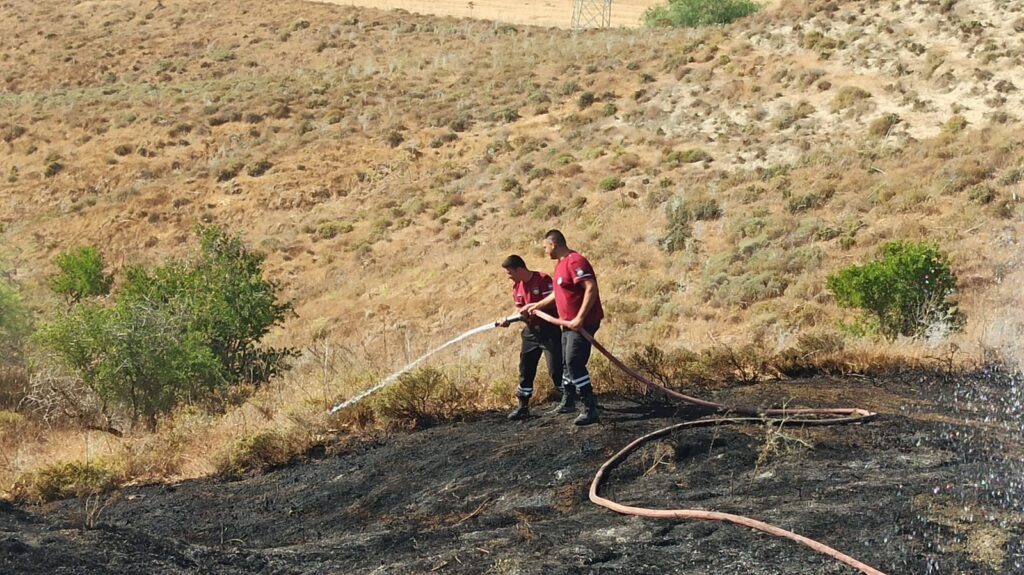 Kozanköy’de çıkan yangın söndürüldü