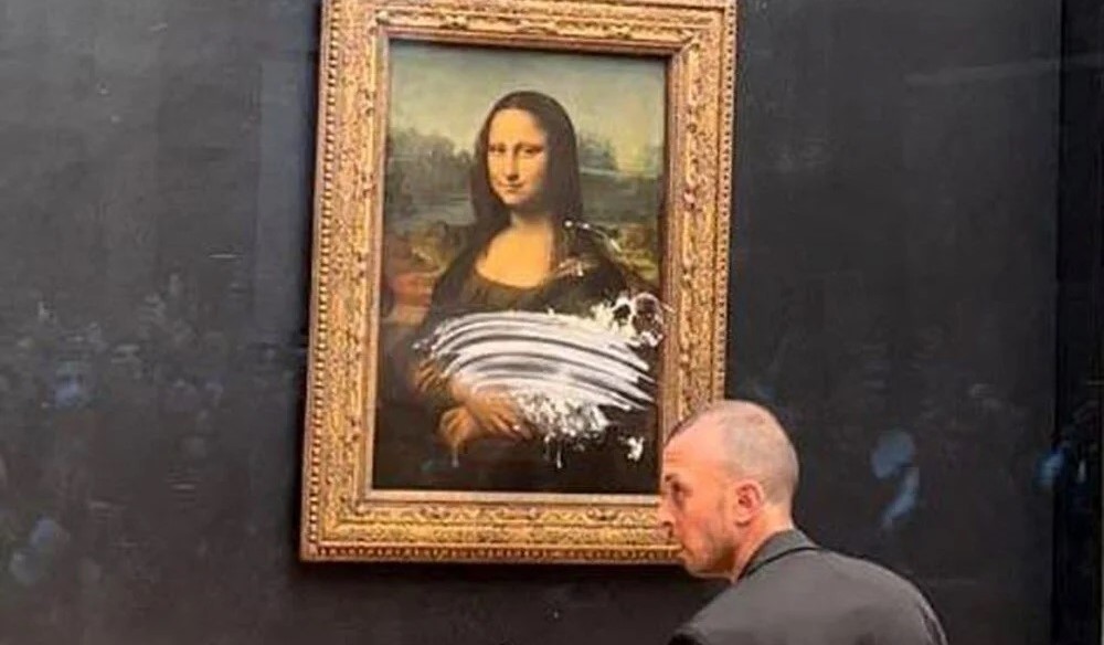 Mona Lisa tablosuna pastalı saldırı
