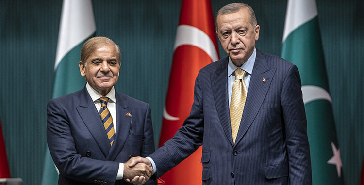 Erdoğan: “Türkiye-Pakistan ilişkilerini daha da güçlendirmeye hazırız”