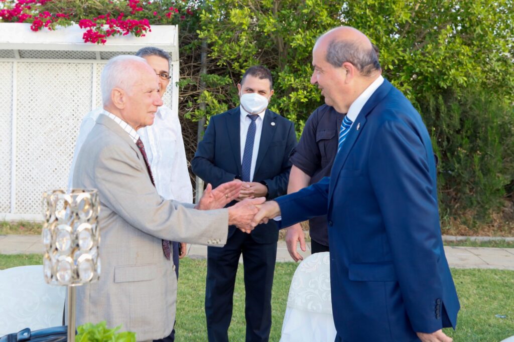 “Görevimiz, gençlerimizi edebiyat konusunda teşvik edip yeni eserler ortaya çıkarması için destek olmaktır”