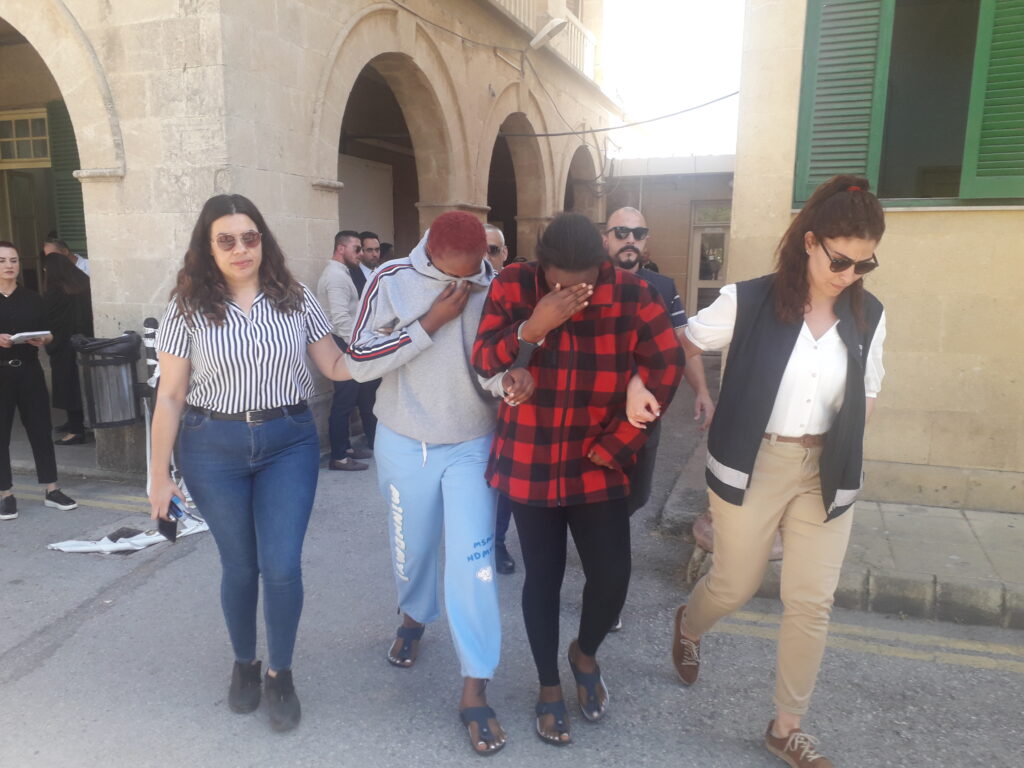 Piyasa değeri 2 buçuk milyon Türk Lirası olan 3 buçuk kilo uyuşturucuyla yakalandılar