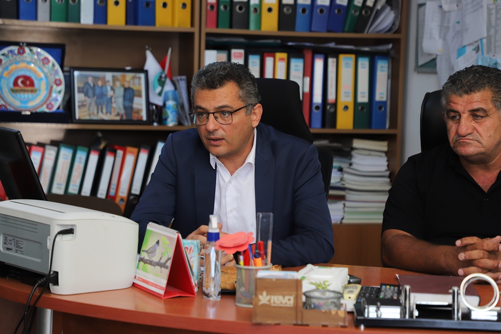 “Hem ekonomik hem de demokratik fukaralaşma sürecinden geçiyoruz”