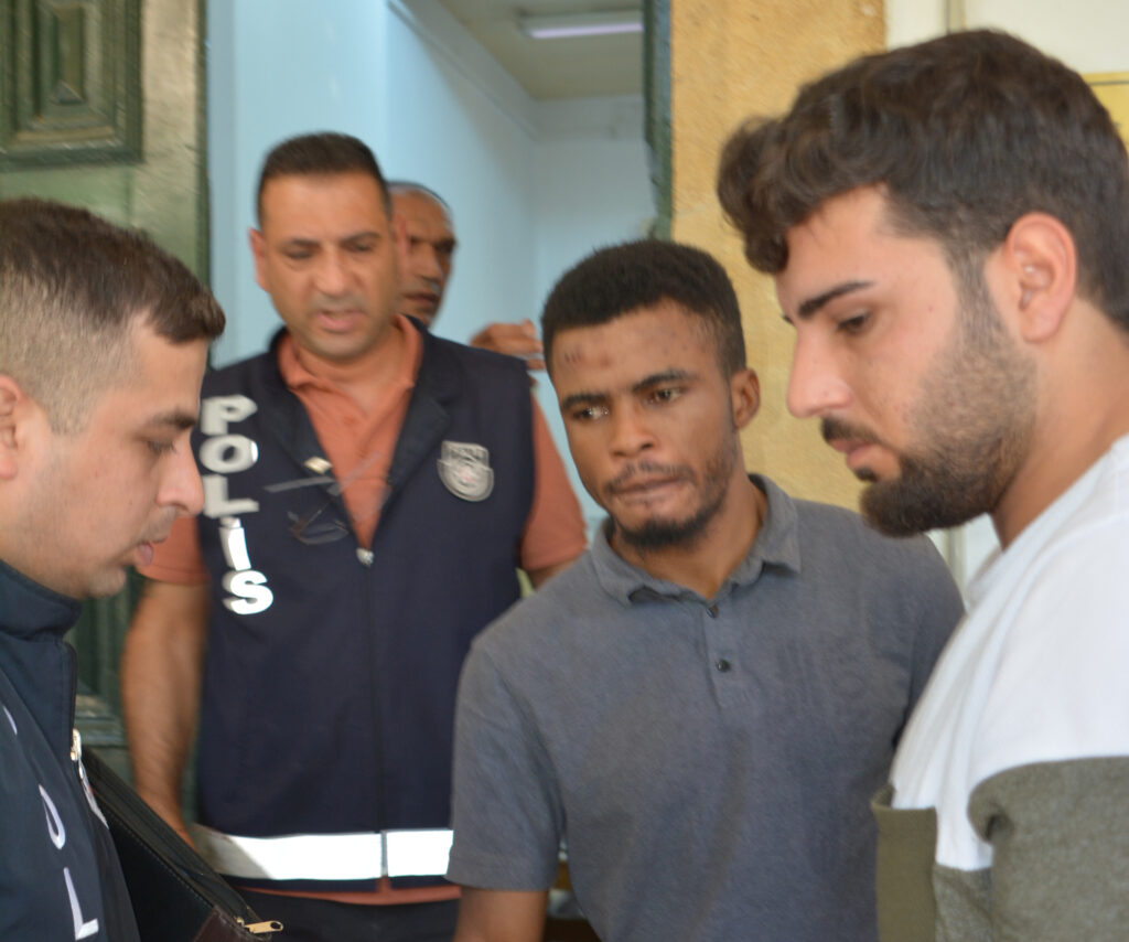 Sahtekar emlakçı öğrenci çıktı!