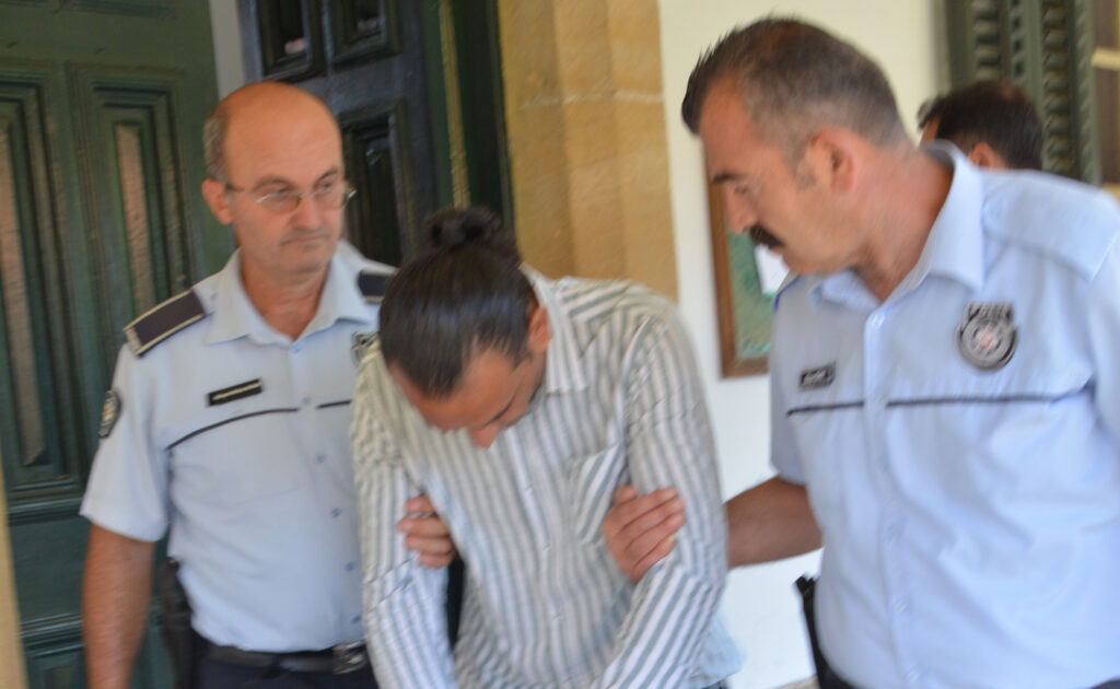 Çaydanlığa sakladıkları uyuşturucu 24 ay hapse maloldu