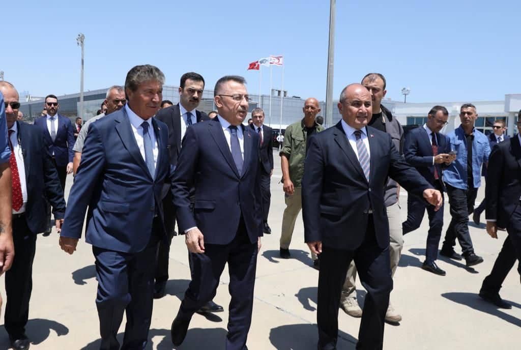 TC Yardımcısı Oktay resmi temaslarda bulunmak üzere KKTC’ye geldi