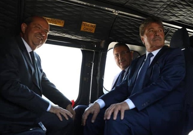 Fuat Oktay, askeri helikopterle yangın bölgesine gitti