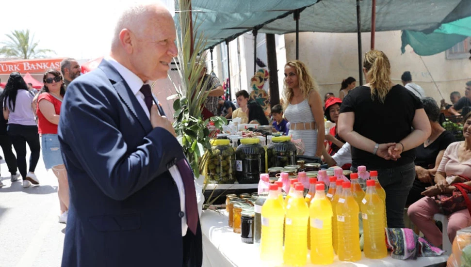 Töre, Ceviz Festivali ve Güzelyurt açık pazarı ziyaret etti