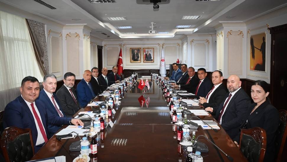 Dursun Oğuz, Türkiye Tarım ve Orman Bakanı Vahit Kirişci’yle görüştü