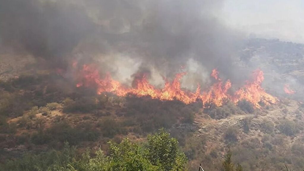 Üç bölgede yangın