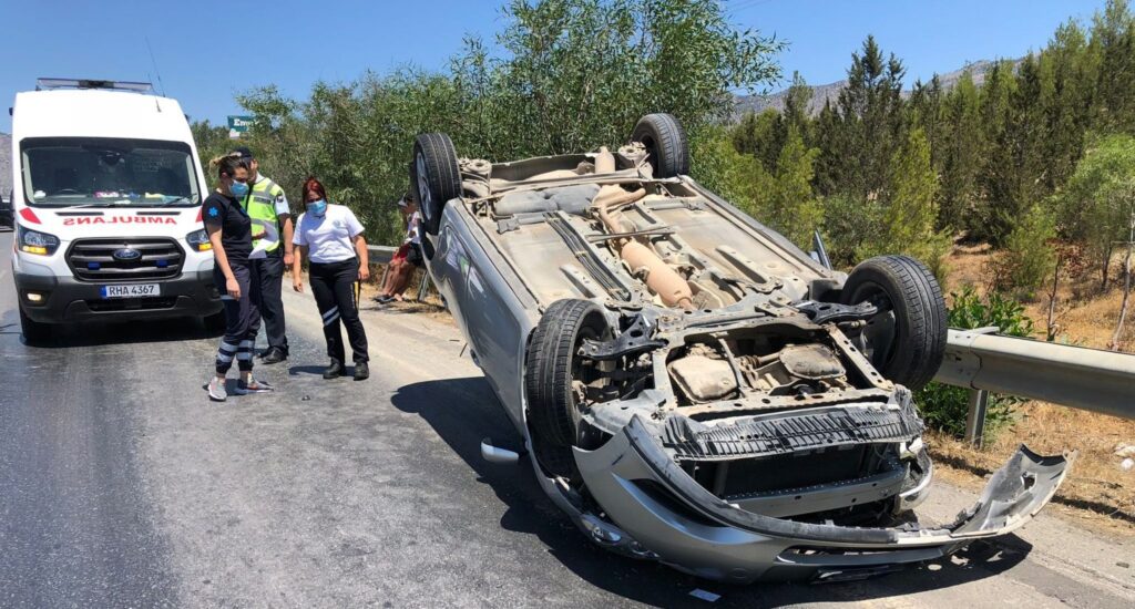 Girne-Lefkoşa anayolunda korkutan kaza!
