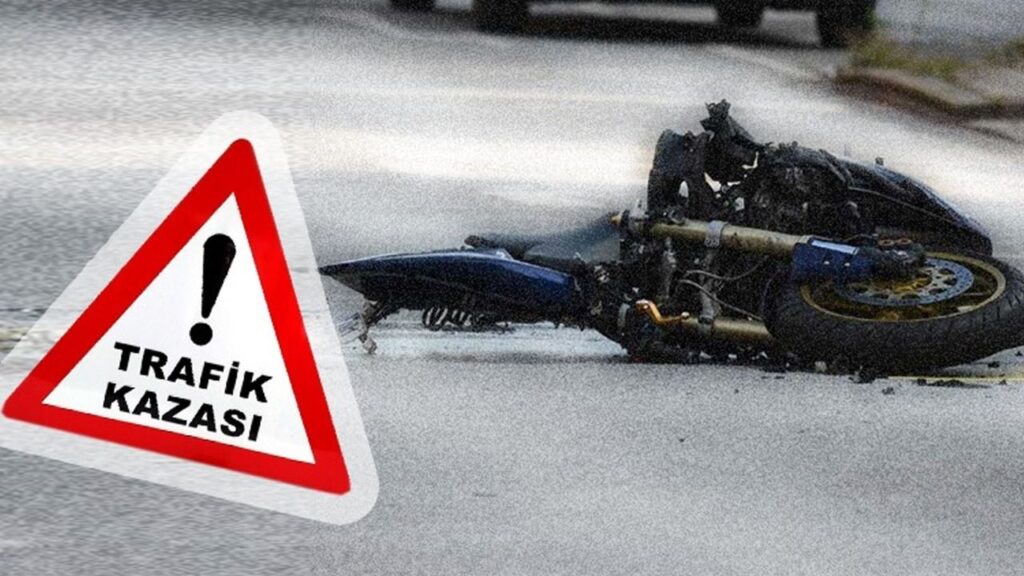 Motosiklet sürücüsü elektrik direğine çarptı