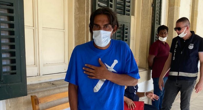 Arabayı çalıp kasti hasar verdi, tutuksuz yargılanacak