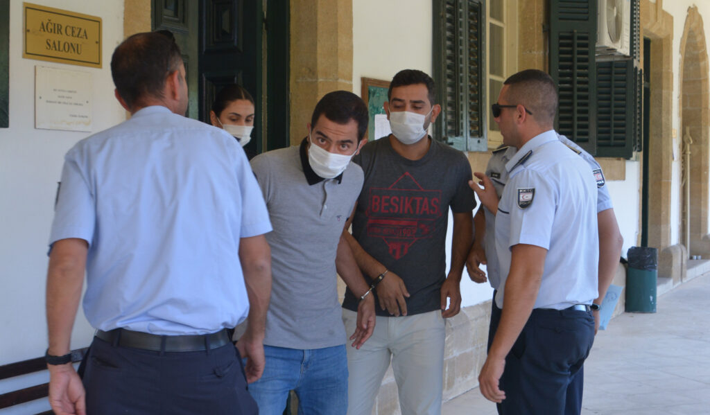 Sahte Türk Lirası ile yakalanan zanlılara 4 ay hapis cezası