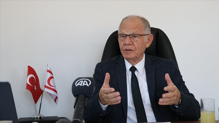 “Kıbrıs Türk tarafı egemen eşitliğini müzakere etmez, ettirmez”