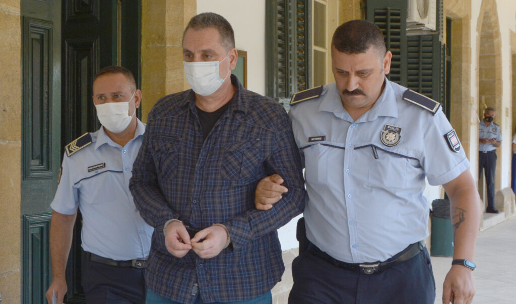 Öğrencisiyle ilişkiye giren öğretmene 9 yıl hapis cezası