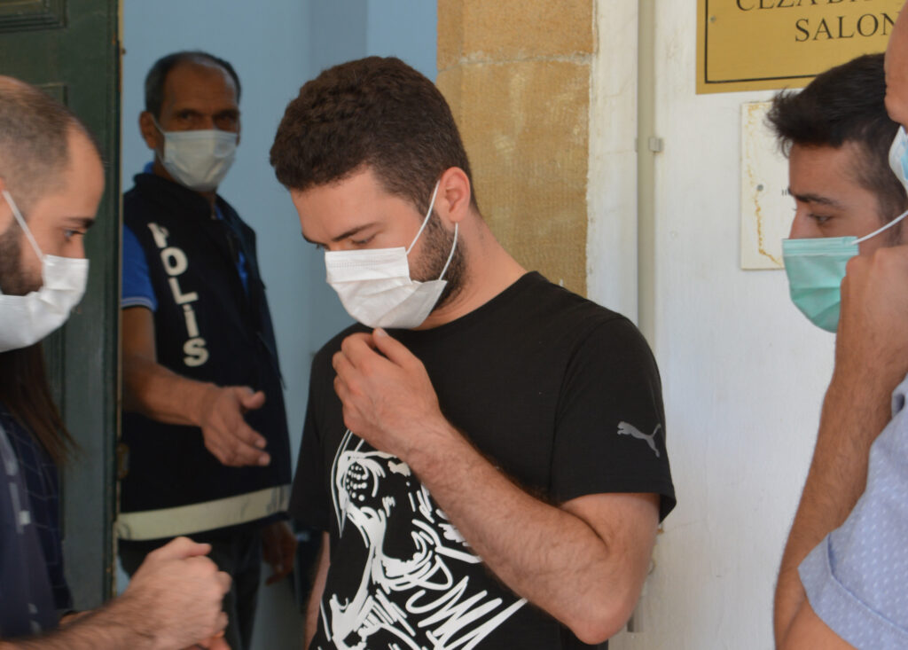 Oğlu da yüklü miktarda parayla geldi!