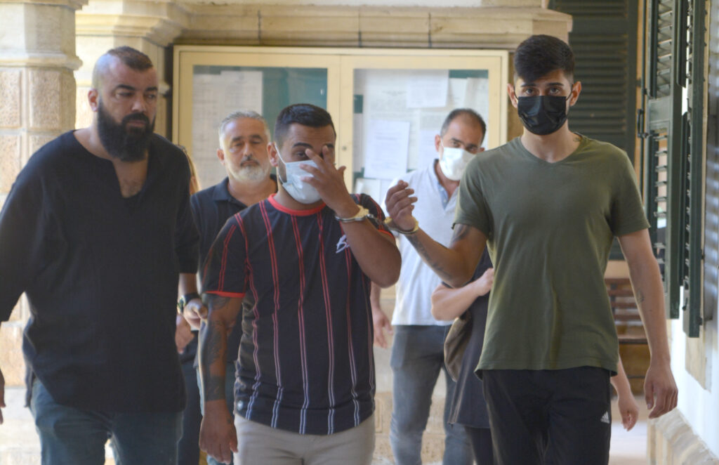 Kavşak operasyonunda yakalanan zanlılara ek tutukluluk