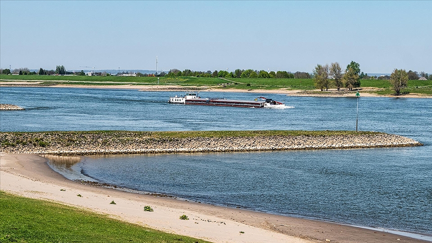 Ren Nehri’nde suların çekilmesi Hollanda ekonomisini olumsuz etkiliyor
