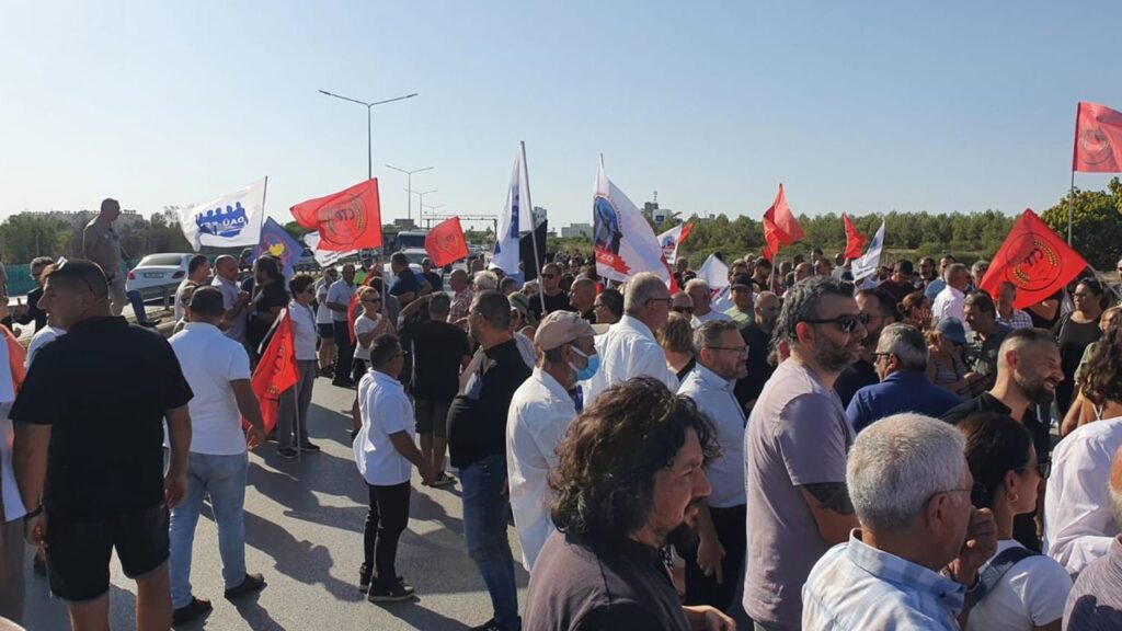 Külliye yapımına karşı ‘insan zinciri’ oluşturuluyor!