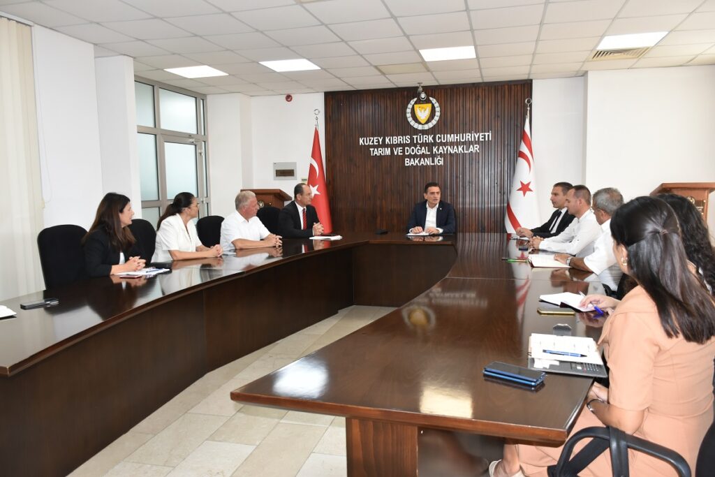 Bakan Oğuz, Sanayi Odası yetkililerini kabul etti