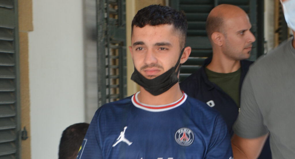 Annesine söveni bıçakladı, teminatla serbest!