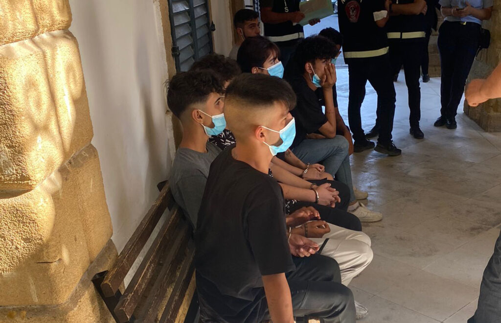 Beyzbol sopasıyla öldüresiye adam dövdüler!